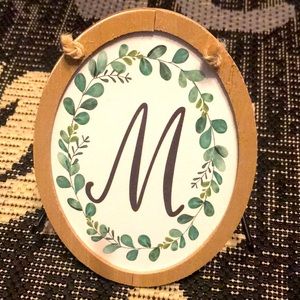 Farmhouse Elegant Charm Monogram “M” Leaves Sign (Bin68)